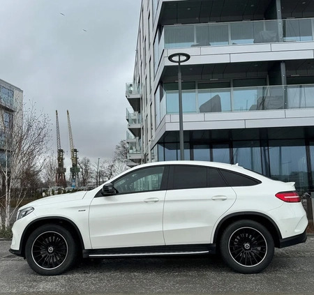 Mercedes-Benz GLE cena 229000 przebieg: 129000, rok produkcji 2016 z Gdynia małe 301